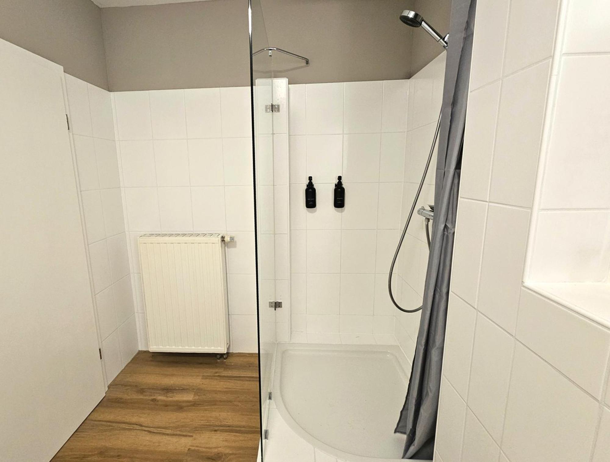 Apartment Wieapart - Ruhig Im Gruenen, Parkplatz, Zw. Dus/cgn *